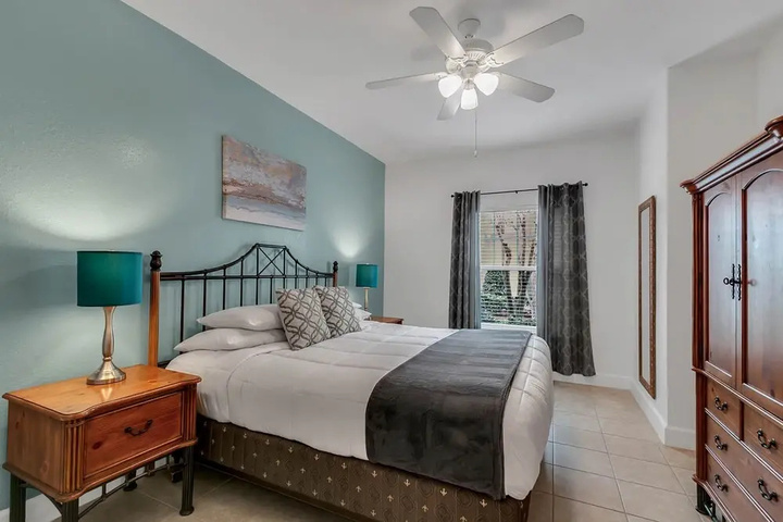 Room 6 of 21