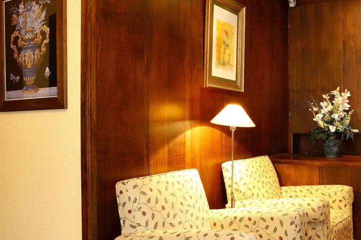 Entrance & Lobby