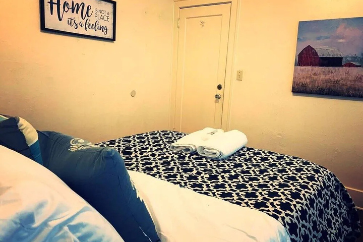 Room 6 of 20