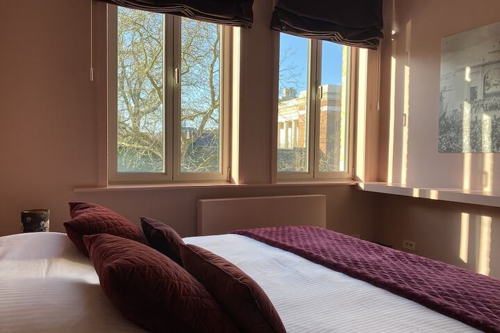 Room 7 of 28