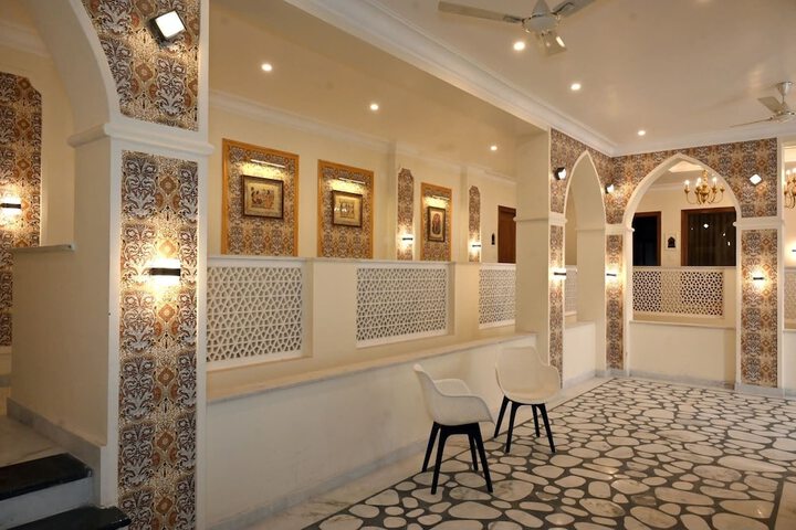 Hotel Interior 4 of 33