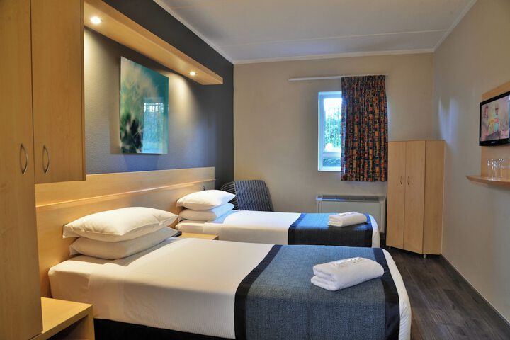 Room 10 of 21