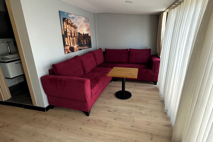 Room 4 of 4