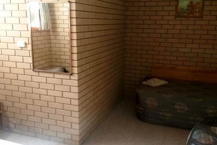 Room 9 of 34