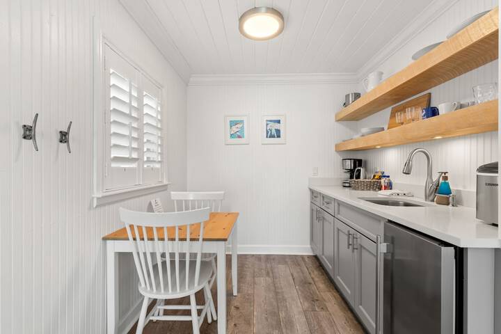 Private kitchenette