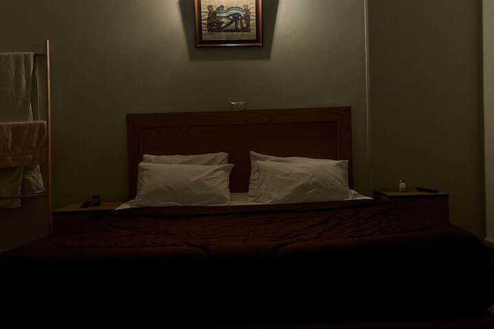 Room 30 of 37