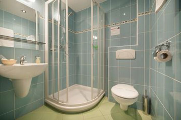 Room 4 of 34