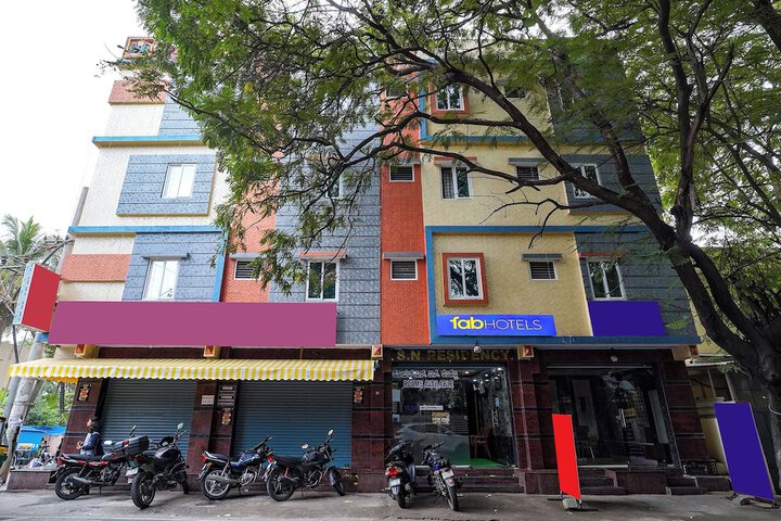 Fabhotel Sn Residency
