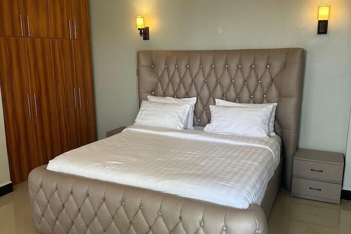 Room 8 of 17