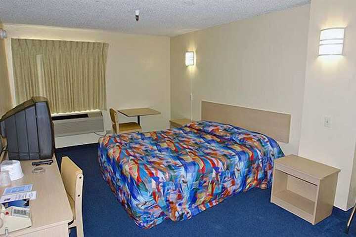 Room 14 of 37