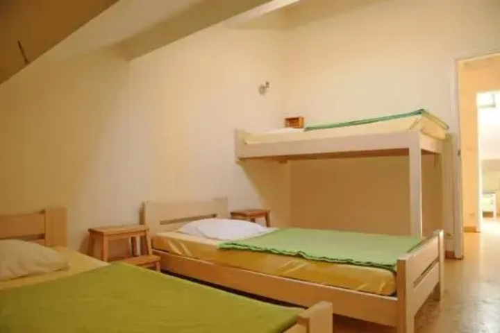 Room 3 of 10