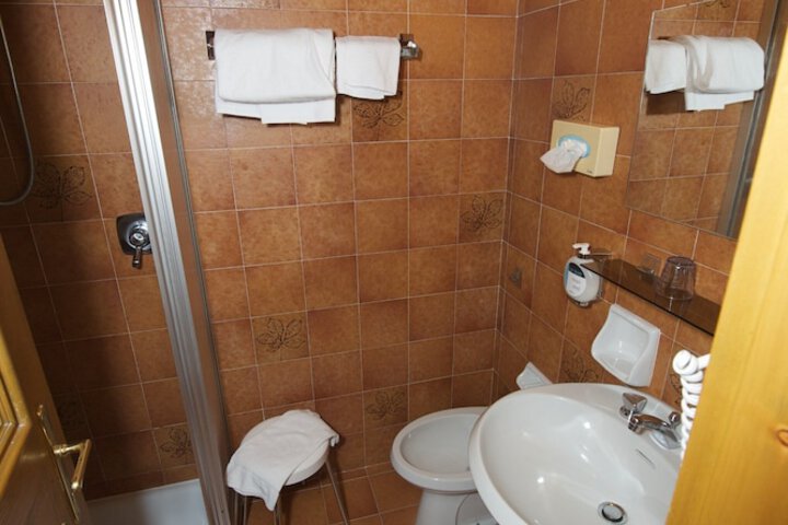 Room 45 of 67