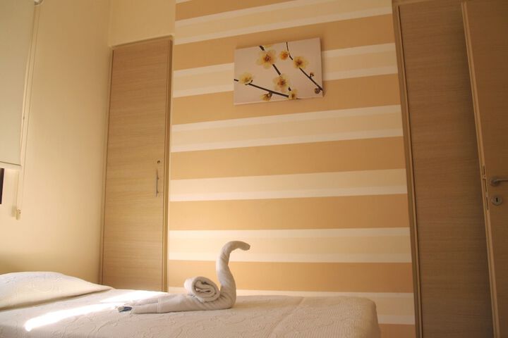 Room 4 of 131