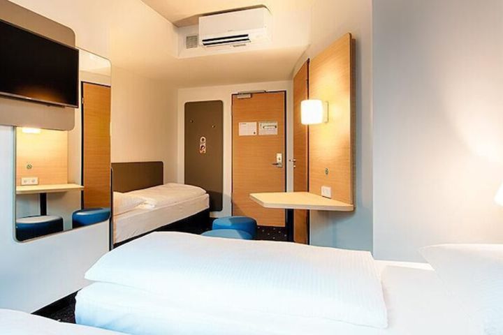 Room 6 of 35