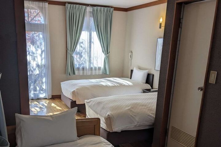 Room 20 of 38