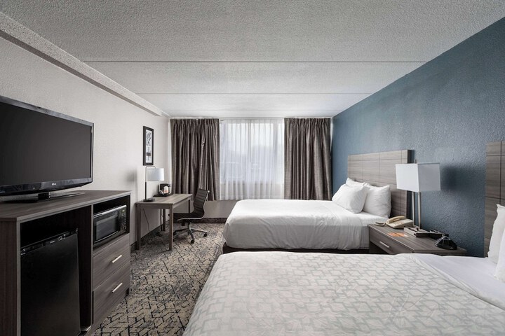 Room 15 of 33