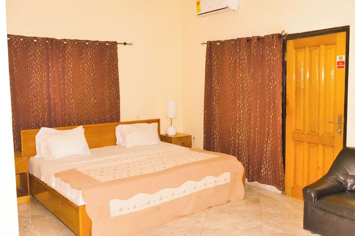 Room 5 of 27