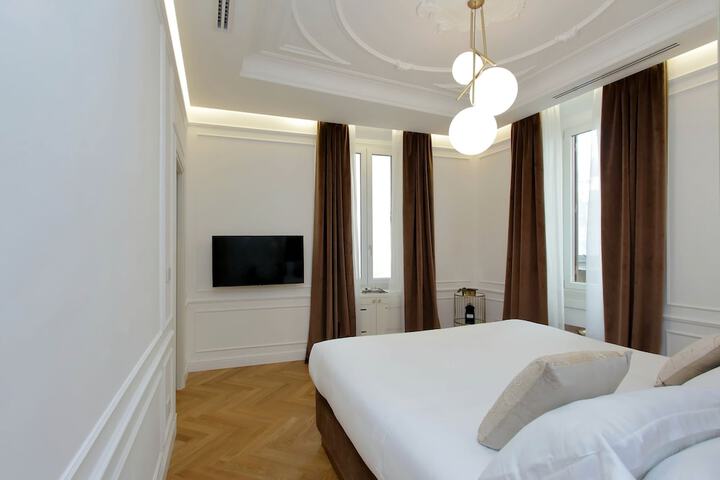 Room 8 of 31