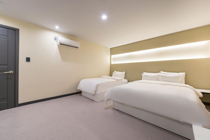 Room 97 of 142