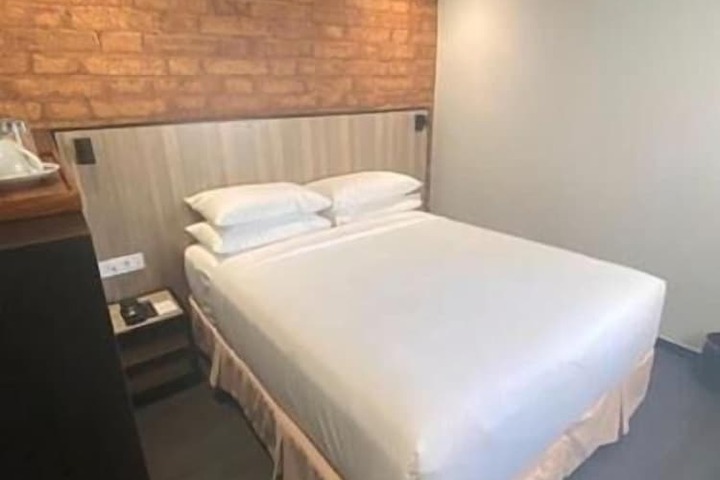 Room 7 of 40
