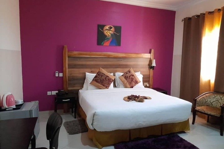 Room 5 of 15