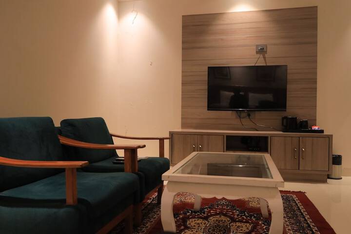 Room 6 of 27