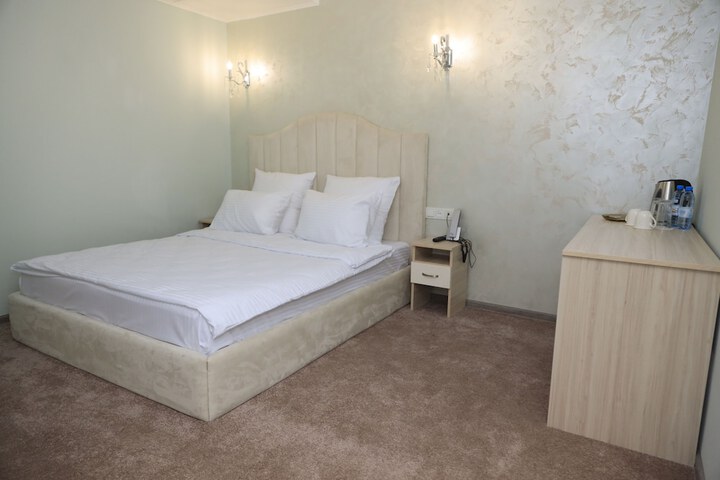 Room 5 of 32