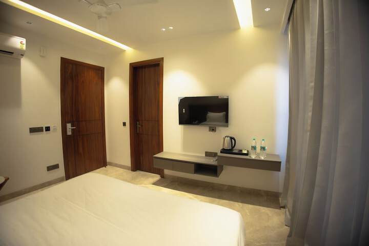 Room 12 of 47