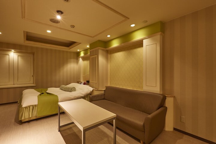 Room 3 of 70