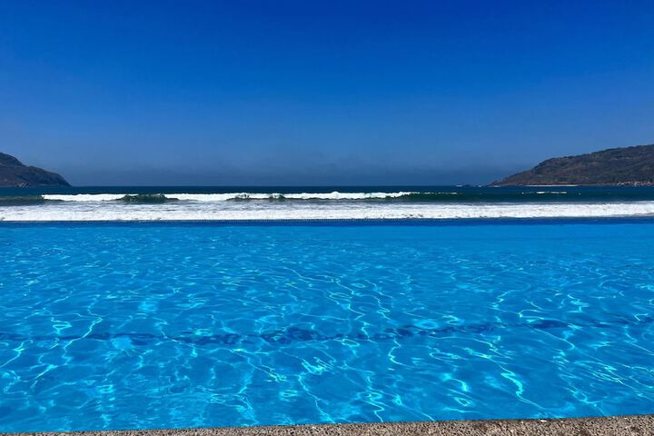 Pool Hotel