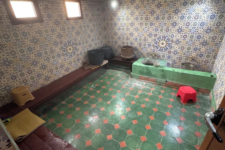 Room 23 of 42