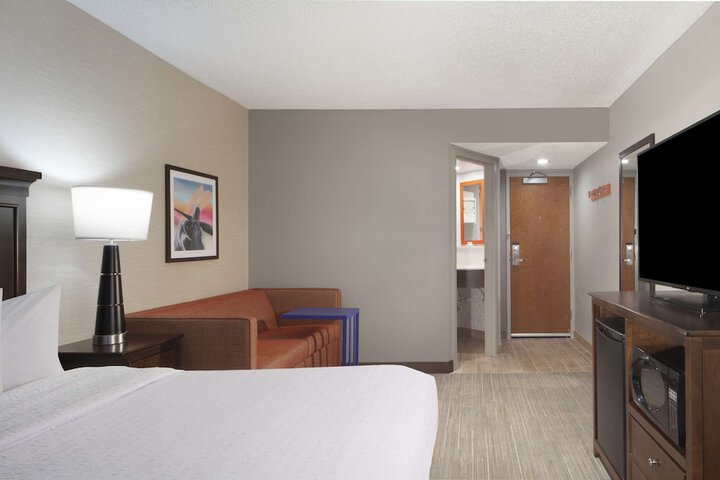1 King Bed (8 of 12)