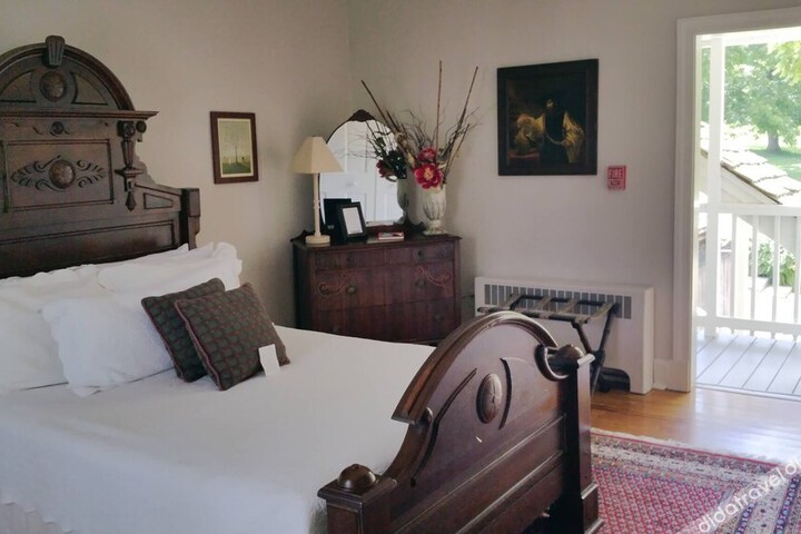Suite 55 of 60