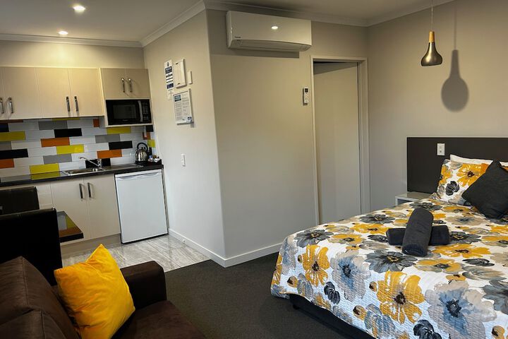 Room 13 of 66