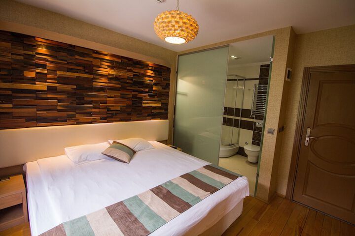 Room 15 of 35