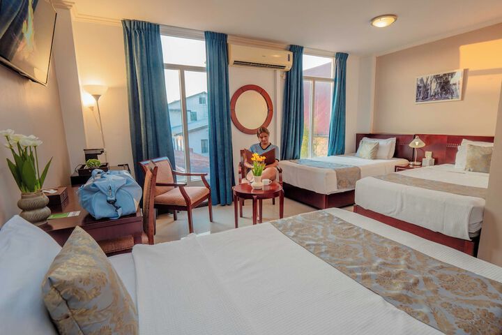 Room 28 of 118