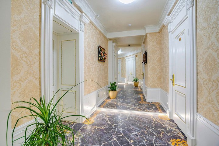 Ballroom/Hall 24 of 24