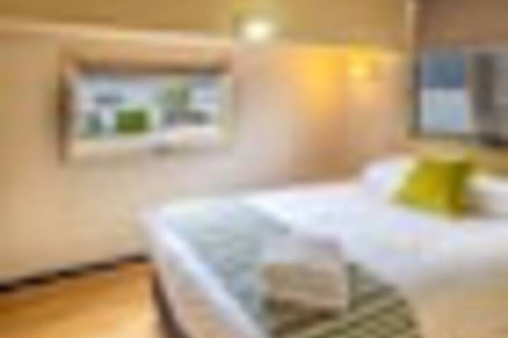 Room 20 of 213