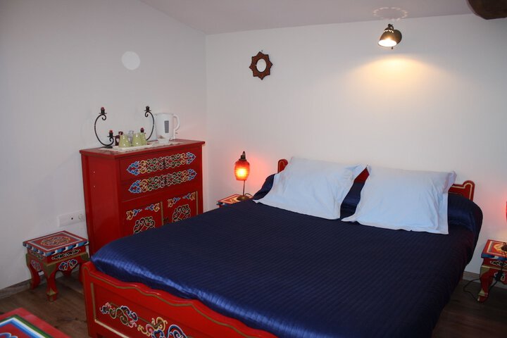 Room 12 of 35