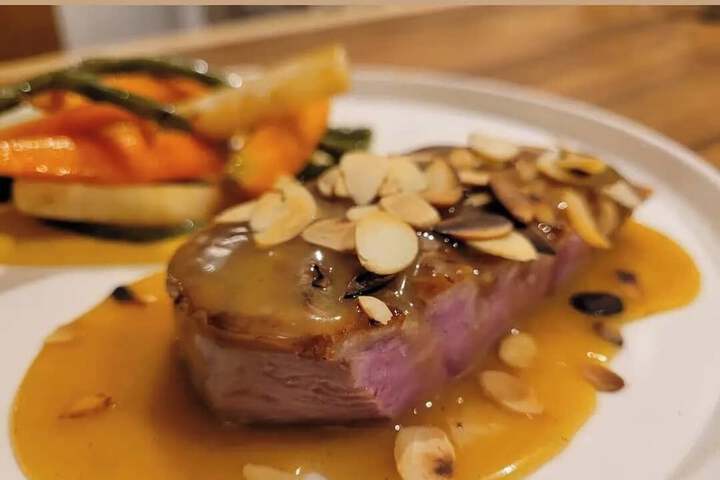 Dining 60 of 83