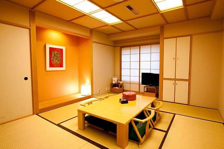 Room 19 of 39