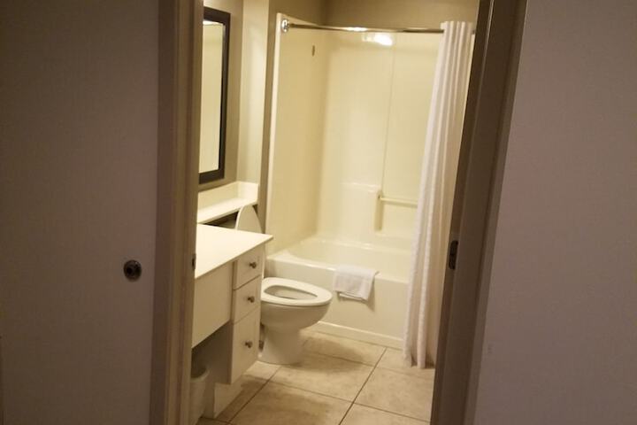 Room 124 of 190