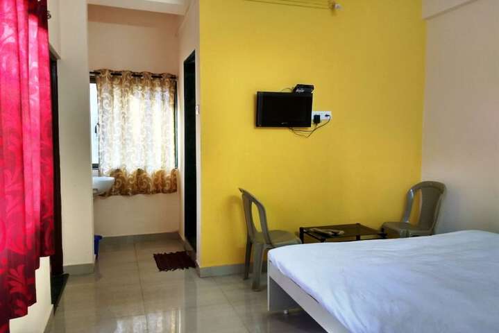 Room 4 of 14