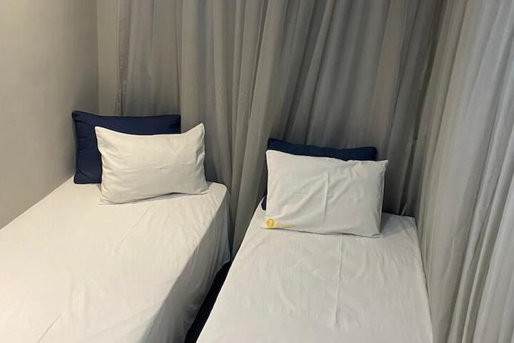 Room 13 of 23
