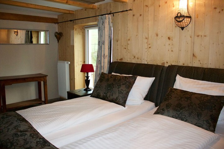Room 4 of 64