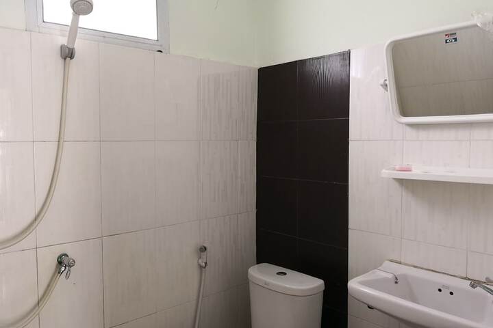 Room 13 of 28