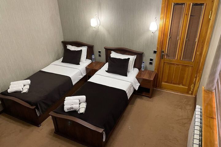 Room 4 of 23