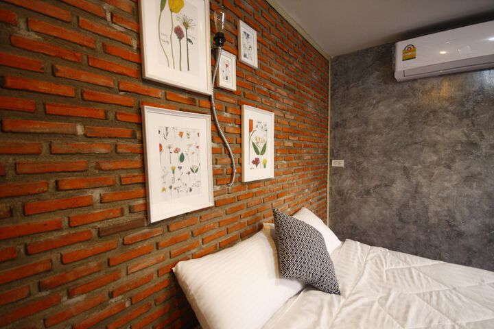 Room 3 of 122