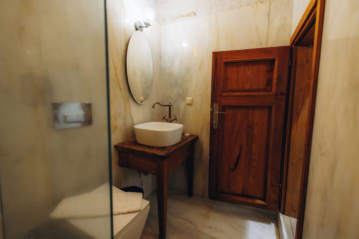 Room 60 of 112