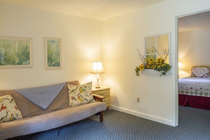 Room 27 of 136